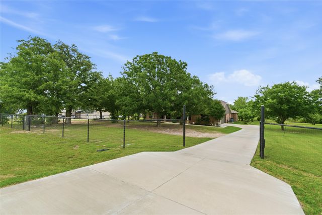 108 La Arroya Drive, Weatherford, TX 76088