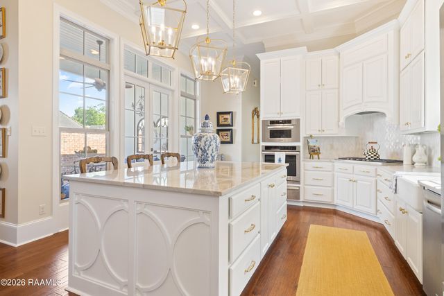 300 Edgehill Circle, Lafayette, LA 70508