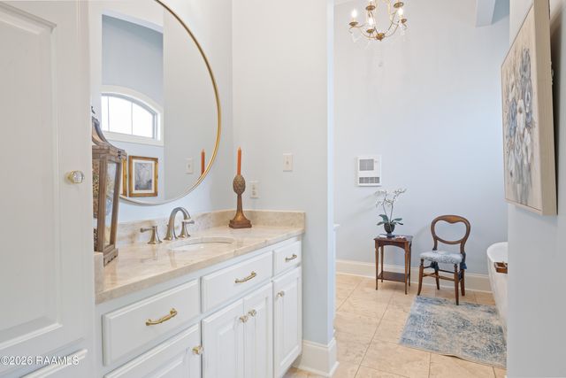 300 Edgehill Circle, Lafayette, LA 70508