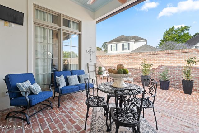 300 Edgehill Circle, Lafayette, LA 70508