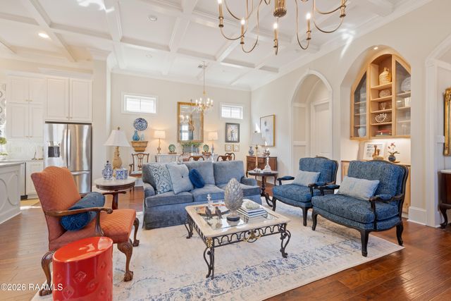 300 Edgehill Circle, Lafayette, LA 70508