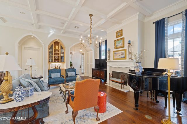 300 Edgehill Circle, Lafayette, LA 70508