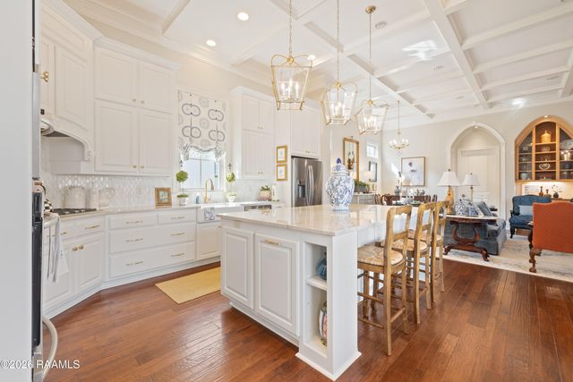 300 Edgehill Circle, Lafayette, LA 70508