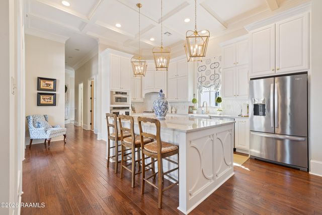 300 Edgehill Circle, Lafayette, LA 70508