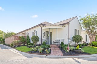 300 Edgehill Circle, Lafayette, LA 70508