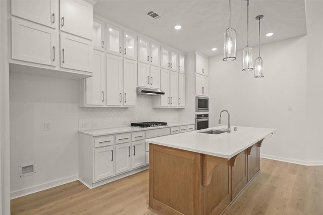 332 Fields Lane, Montgomery, TX 77316