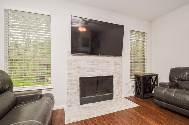 1903 Tall Gum Drive, Fresno, TX 77545