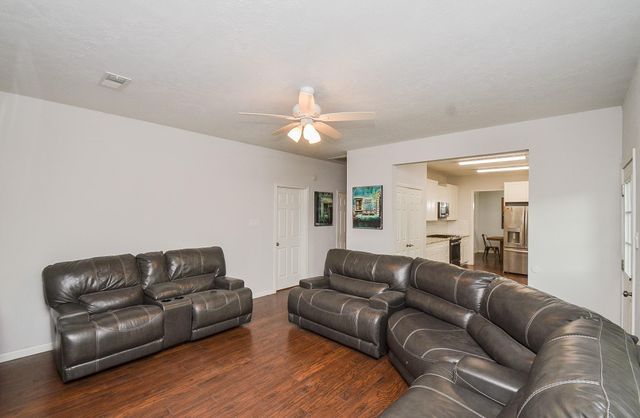 1903 Tall Gum Drive, Fresno, TX 77545