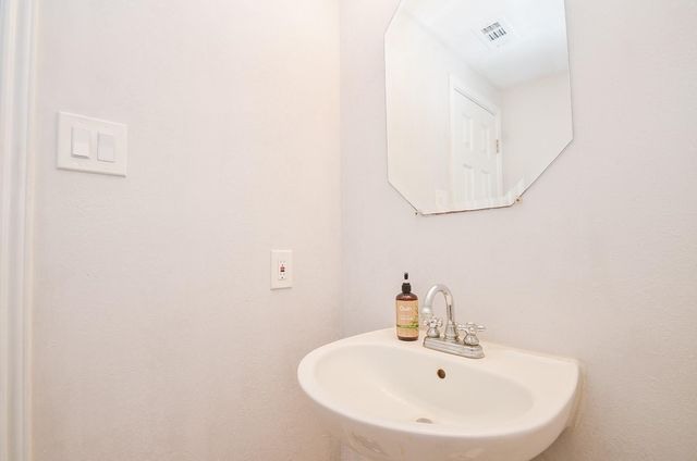 1903 Tall Gum Drive, Fresno, TX 77545