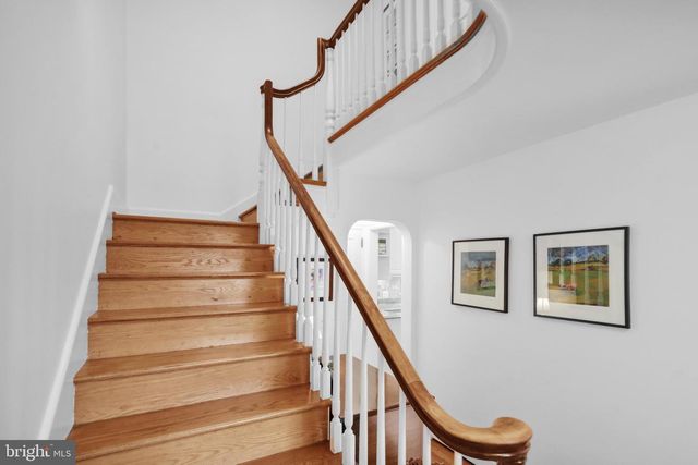 1323 QUARRY LN, Lancaster, PA 17603