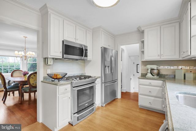 1323 QUARRY LN, Lancaster, PA 17603