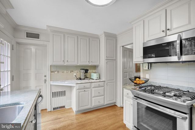 1323 QUARRY LN, Lancaster, PA 17603