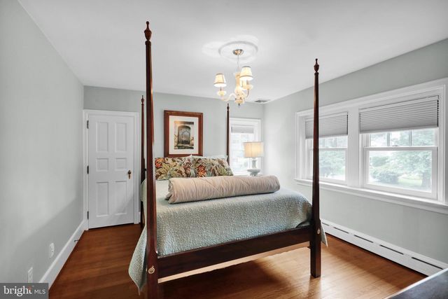 1323 QUARRY LN, Lancaster, PA 17603