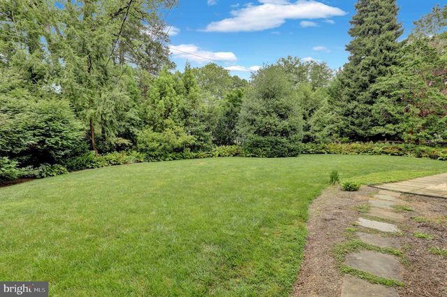 1323 QUARRY LN, Lancaster, PA 17603