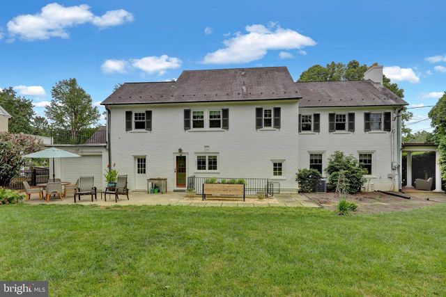 1323 QUARRY LN, Lancaster, PA 17603