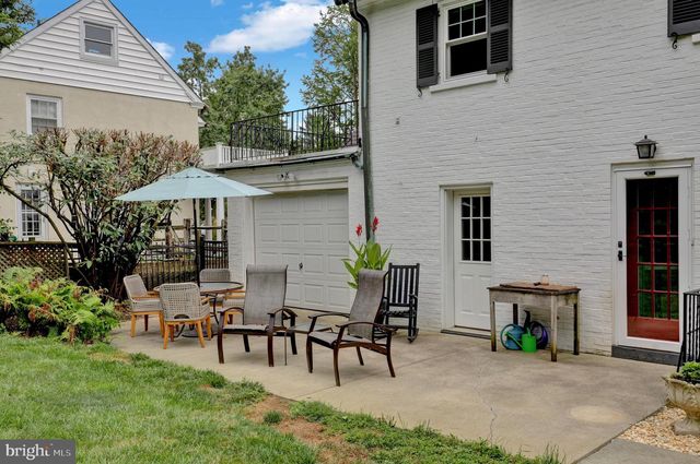 1323 QUARRY LN, Lancaster, PA 17603