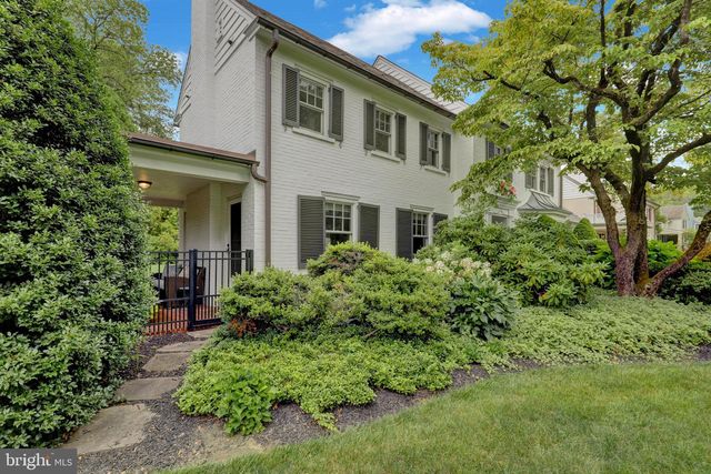 1323 QUARRY LN, Lancaster, PA 17603