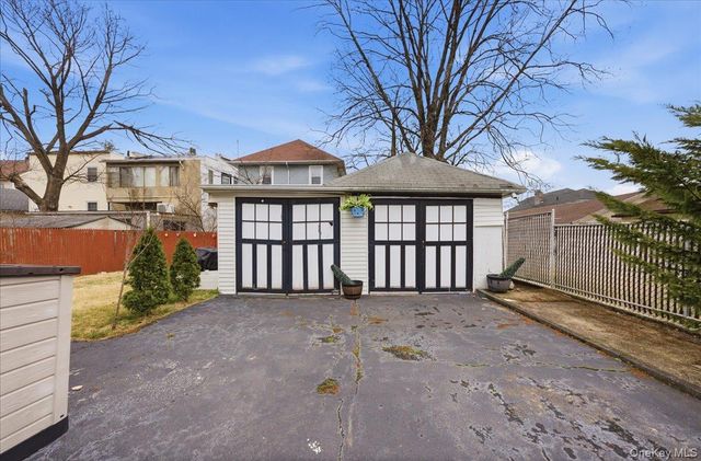 421 Dunham Avenue, Mount Vernon, NY 10553