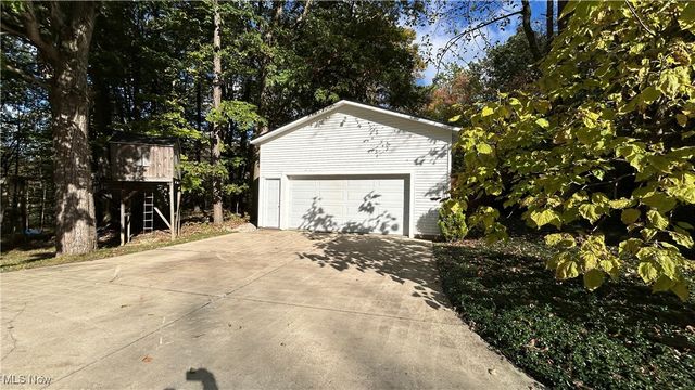 70 Crown Point, Geneva, OH 44041