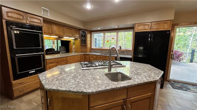 70 Crown Point, Geneva, OH 44041