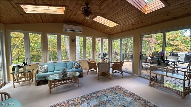 70 Crown Point, Geneva, OH 44041