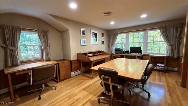 70 Crown Point, Geneva, OH 44041