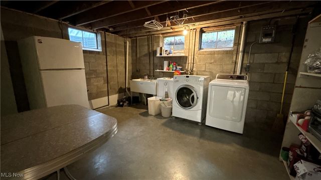 70 Crown Point, Geneva, OH 44041