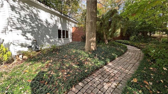 70 Crown Point, Geneva, OH 44041