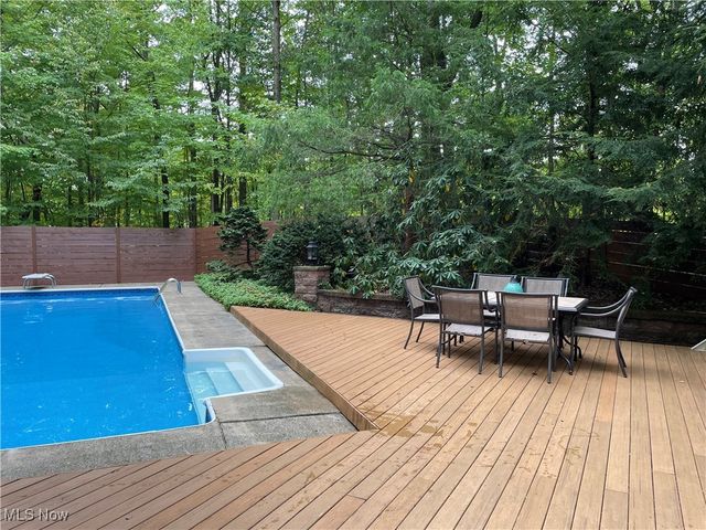 70 Crown Point, Geneva, OH 44041