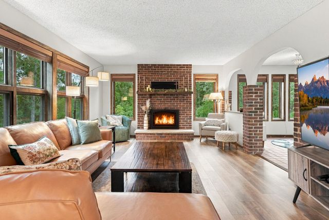 6668 Crackleberry Trail, Woodbury, MN 55129