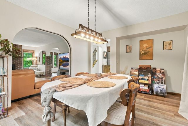 6668 Crackleberry Trail, Woodbury, MN 55129