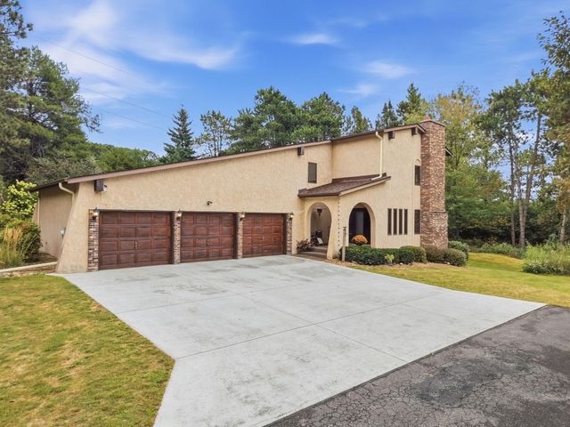 6668 Crackleberry Trail, Woodbury, MN 55129