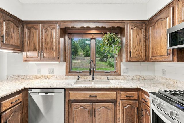 6668 Crackleberry Trail, Woodbury, MN 55129