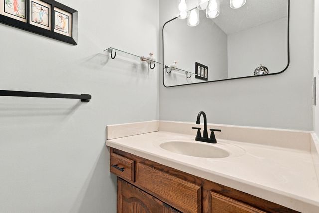 6668 Crackleberry Trail, Woodbury, MN 55129