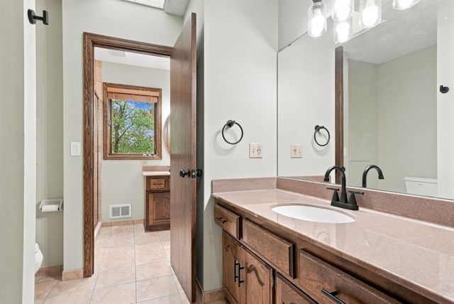 6668 Crackleberry Trail, Woodbury, MN 55129