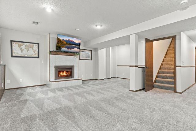 6668 Crackleberry Trail, Woodbury, MN 55129