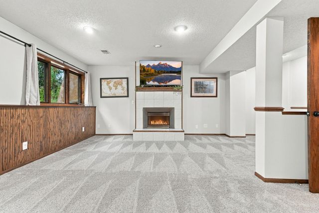 6668 Crackleberry Trail, Woodbury, MN 55129