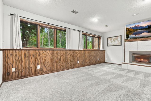 6668 Crackleberry Trail, Woodbury, MN 55129
