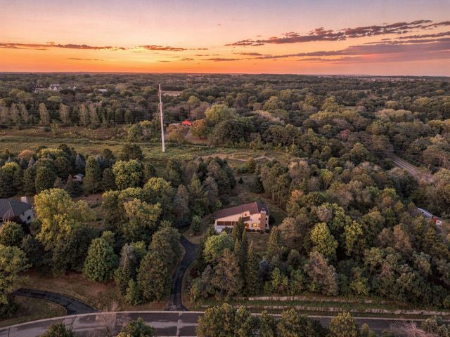 6668 Crackleberry Trail, Woodbury, MN 55129
