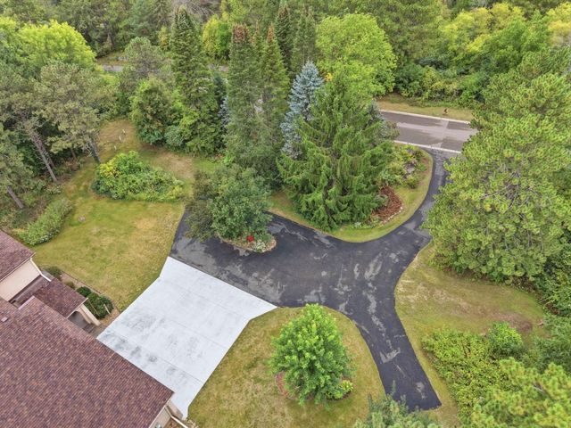 6668 Crackleberry Trail, Woodbury, MN 55129