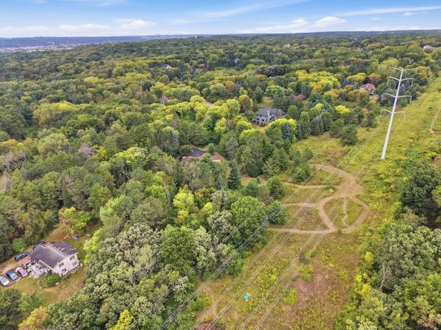 6668 Crackleberry Trail, Woodbury, MN 55129