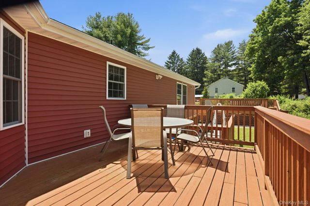 17 Fowler Avenue, Cortlandt Manor, NY 10567