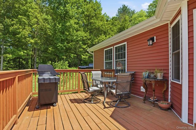 17 Fowler Avenue, Cortlandt Manor, NY 10567