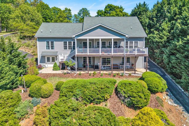400 Sourwood DR, Hardy, VA 24101