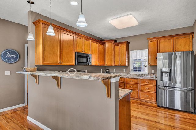 400 Sourwood DR, Hardy, VA 24101