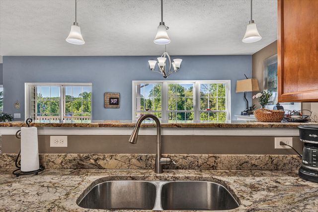 400 Sourwood DR, Hardy, VA 24101