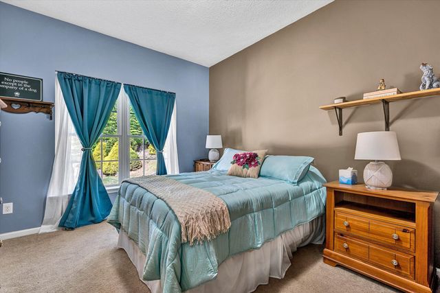 400 Sourwood DR, Hardy, VA 24101
