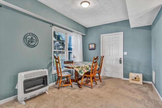 400 Sourwood DR, Hardy, VA 24101