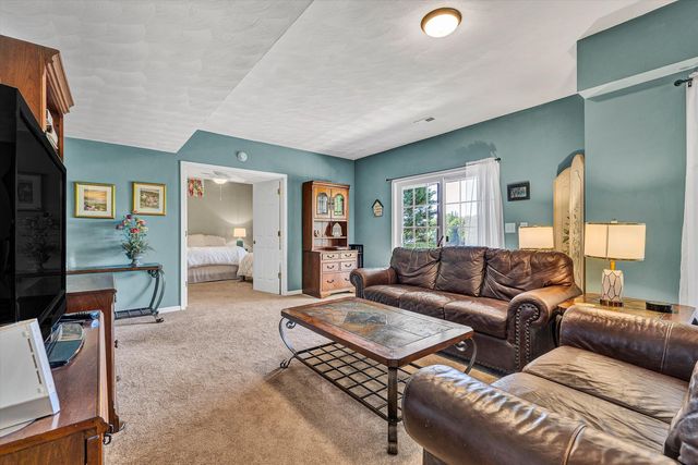 400 Sourwood DR, Hardy, VA 24101