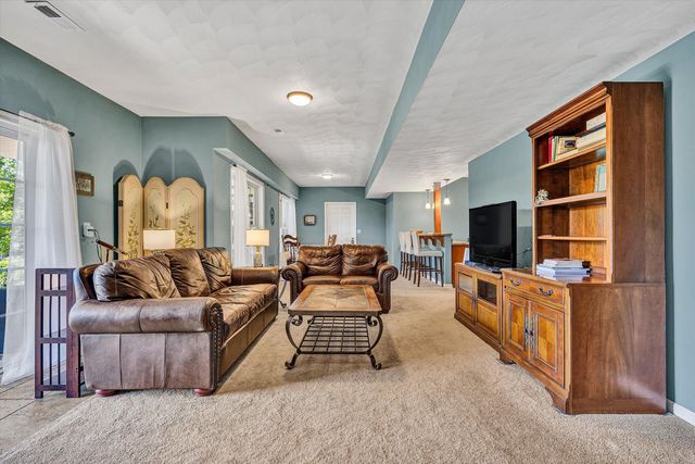 400 Sourwood DR, Hardy, VA 24101
